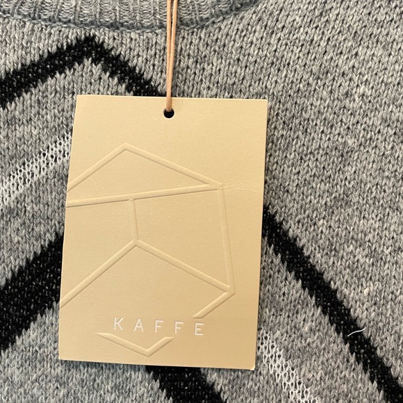 NWT KAFFE Jean Knit Poncho L/XL - Picture 5 of 7